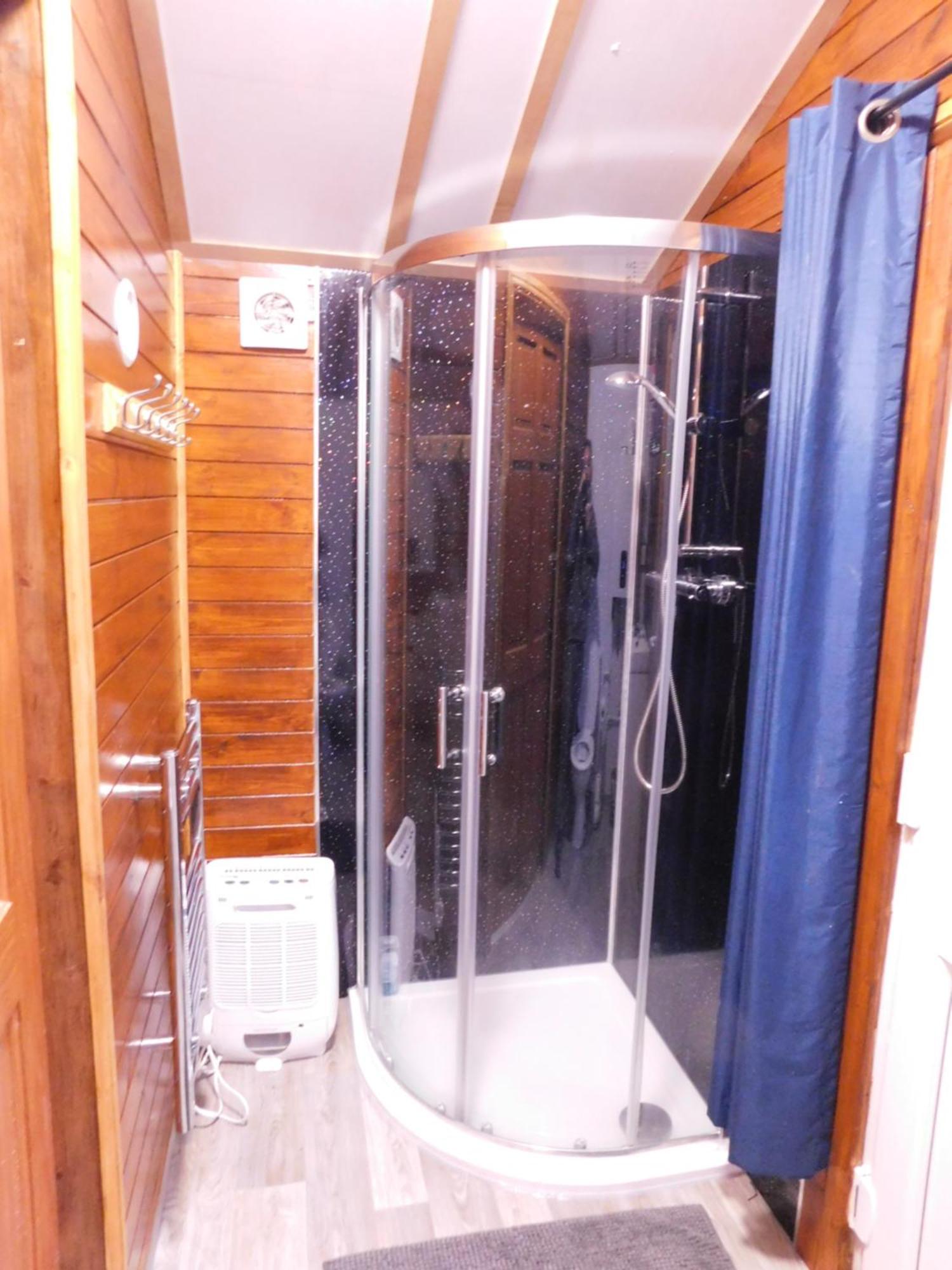 Bryn Dinas Camping Pods At The Foot Of Mt Snowdon ベズゲレルト エクステリア 写真