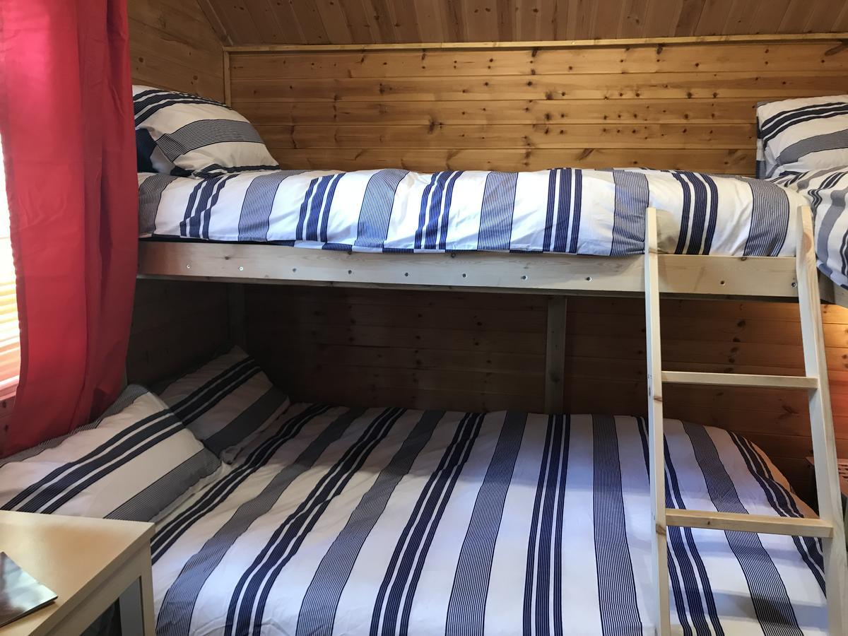 Bryn Dinas Camping Pods At The Foot Of Mt Snowdon ベズゲレルト エクステリア 写真